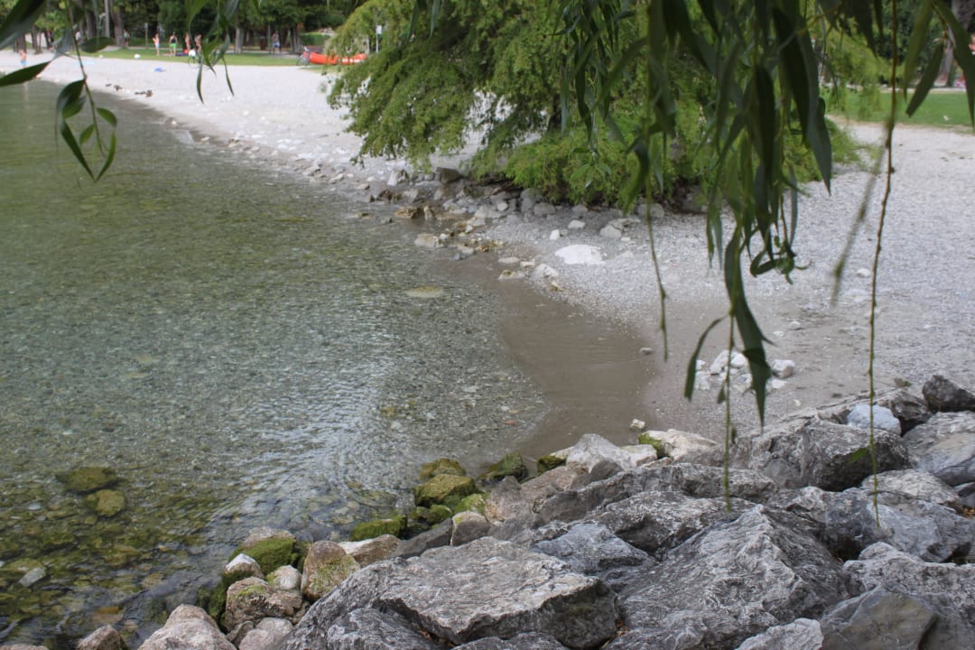 Strand mit glasklarem Wasser Hotel Antico Borgo