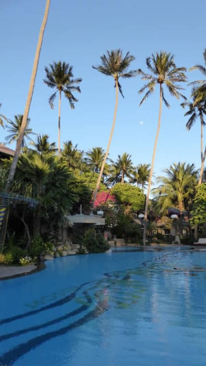 Großer Pool mit Mond Hoang Ngoc Beach Resort