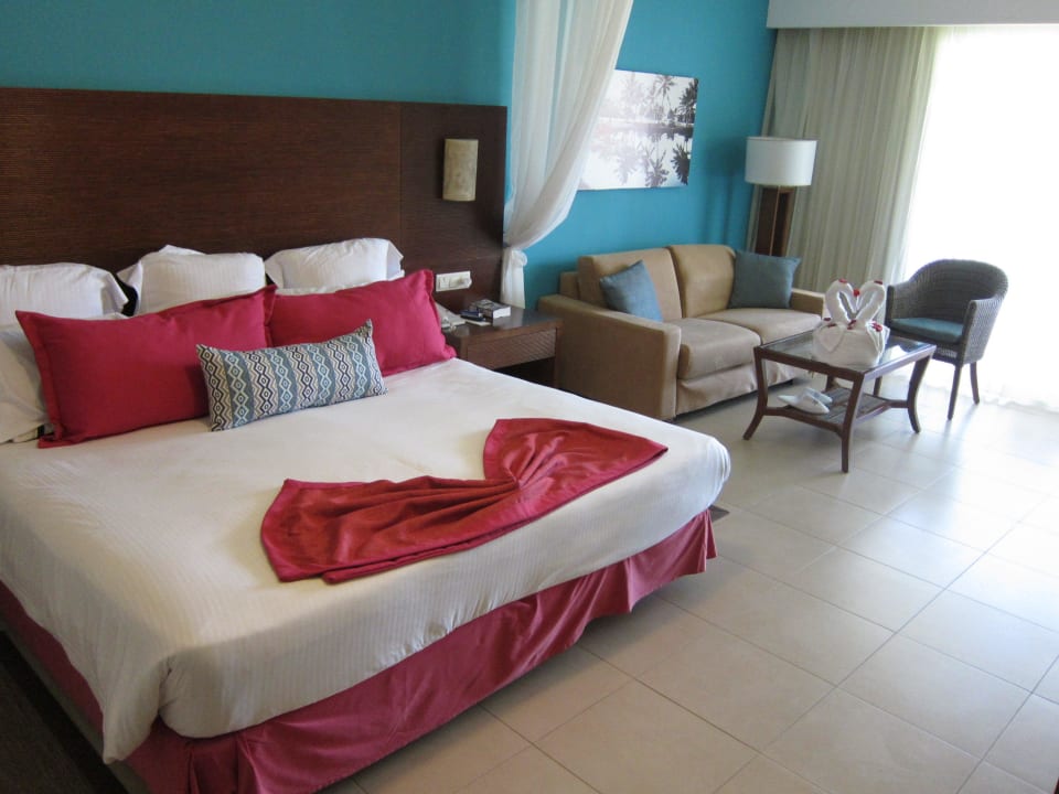 Riesiges Bett Secrets Royal Beach Punta Cana - Adults only