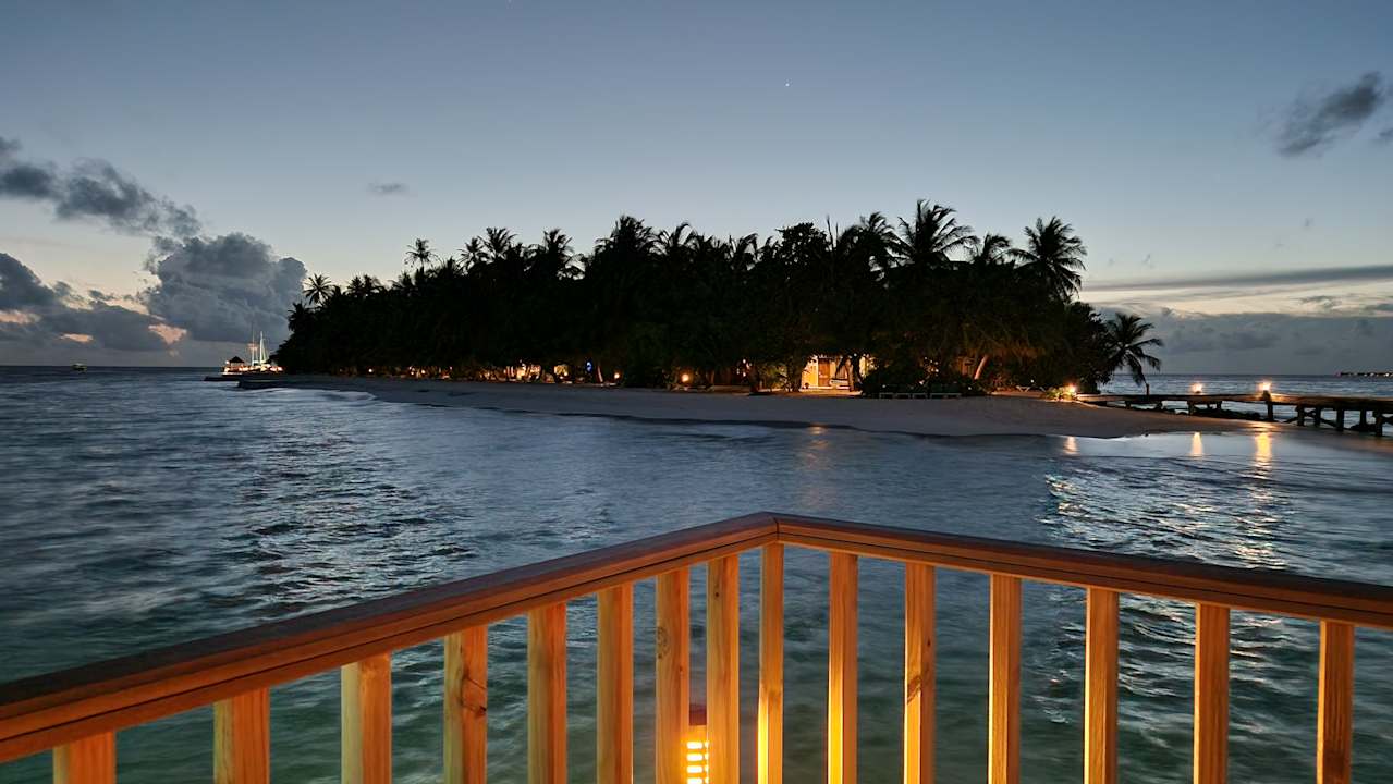 Außenansicht Vilamendhoo Island Resort & Spa