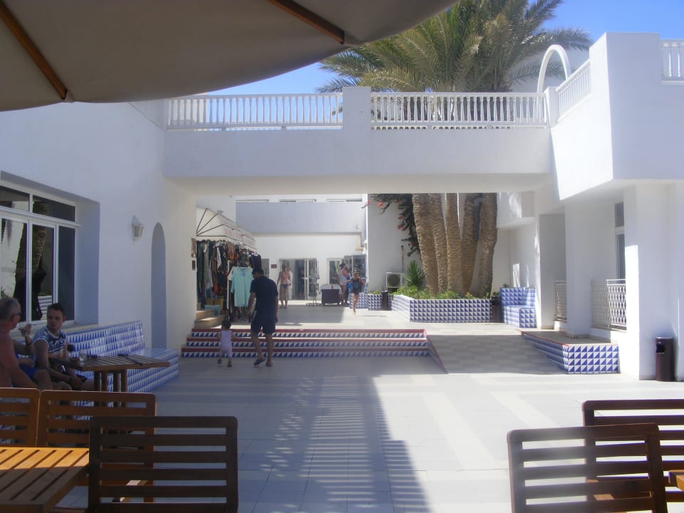 Blick auf den Hotel-Basar Hotel El Mouradi Djerba Menzel