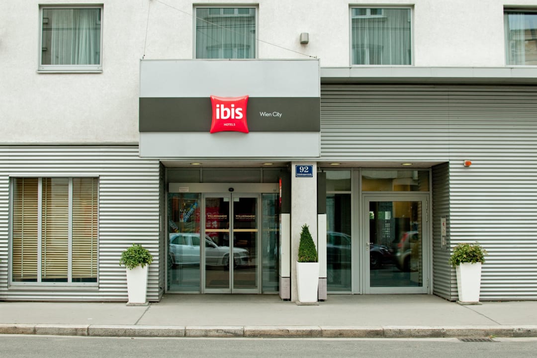 Vorderansicht ibis Wien City