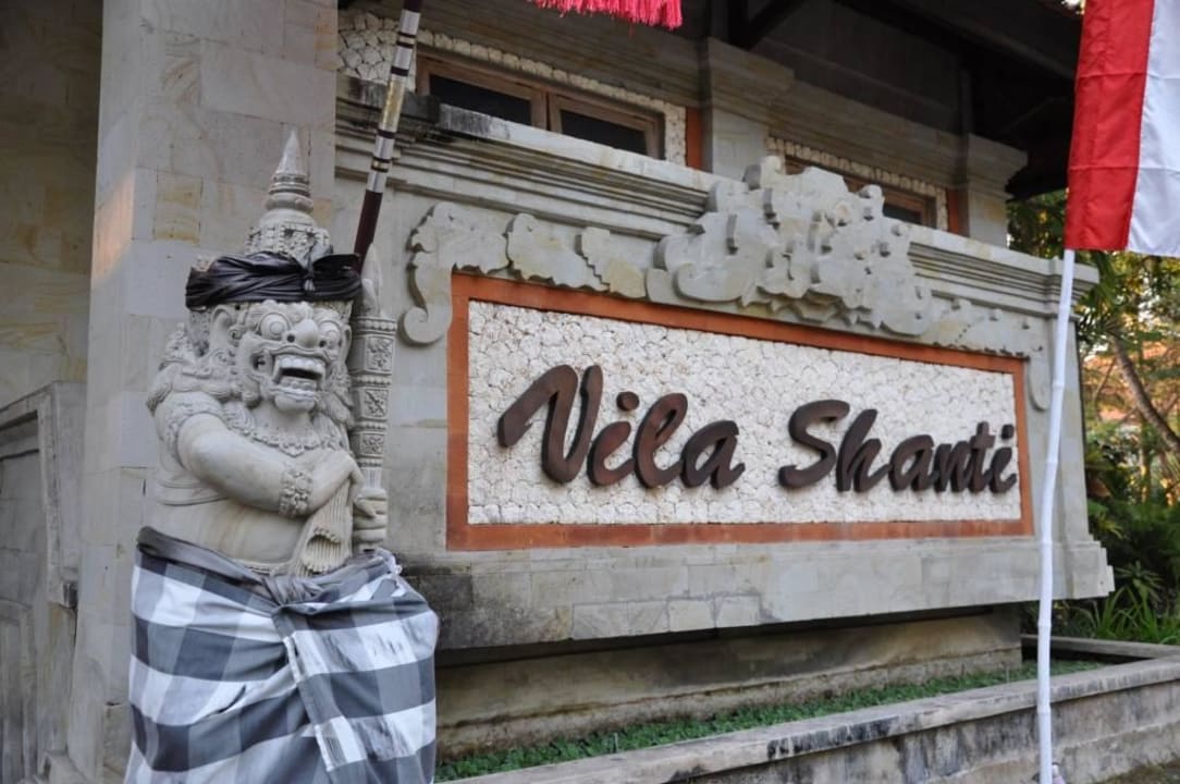 Hoteleingang Villa Shanti Beach