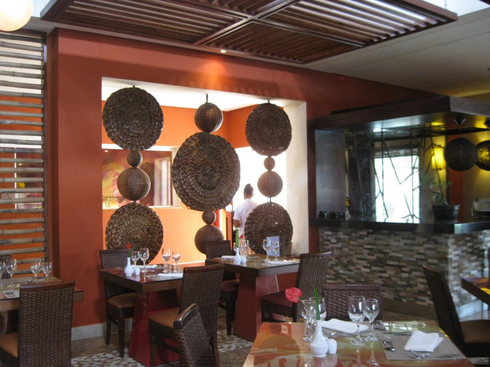 Restaurant Secrets Royal Beach Punta Cana - Adults only