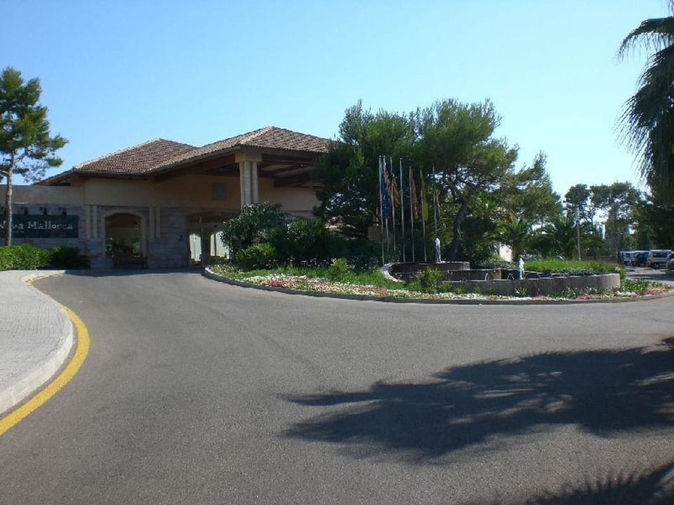Vorplatz Hoteleingang Zafiro Mallorca