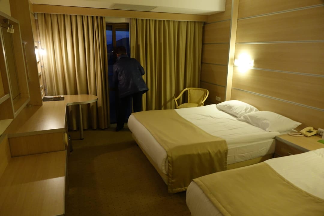 Schönes, großes Zimmer mit Balkon Grand Hotel Temizel
