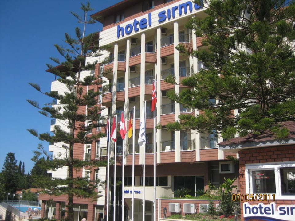 Hauptgebäude Hotel Hotel Sirma