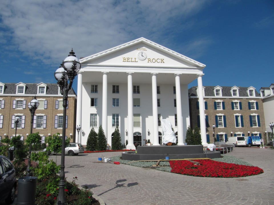 Einfahrt Hotel Bell Rock Europa-Park