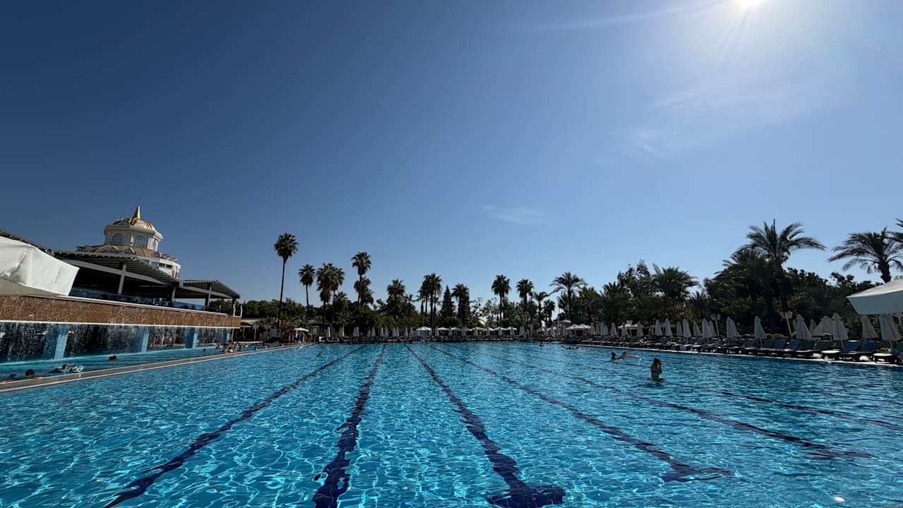 Pool Delphin BE Grand