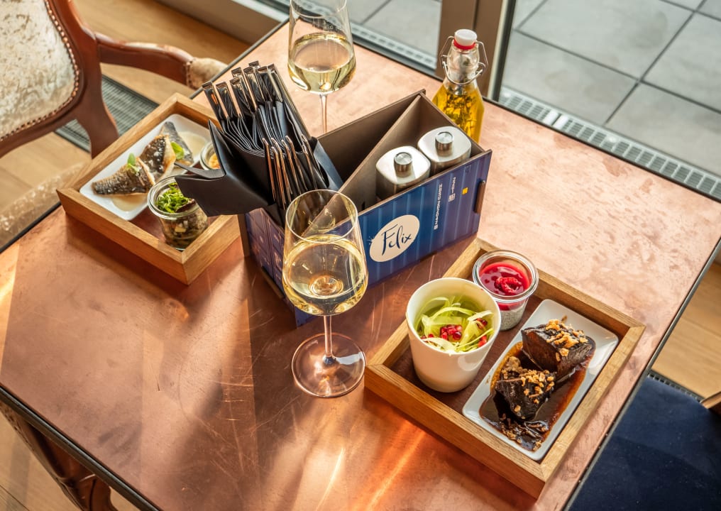 Gastro Felix Suiten am Augustusplatz