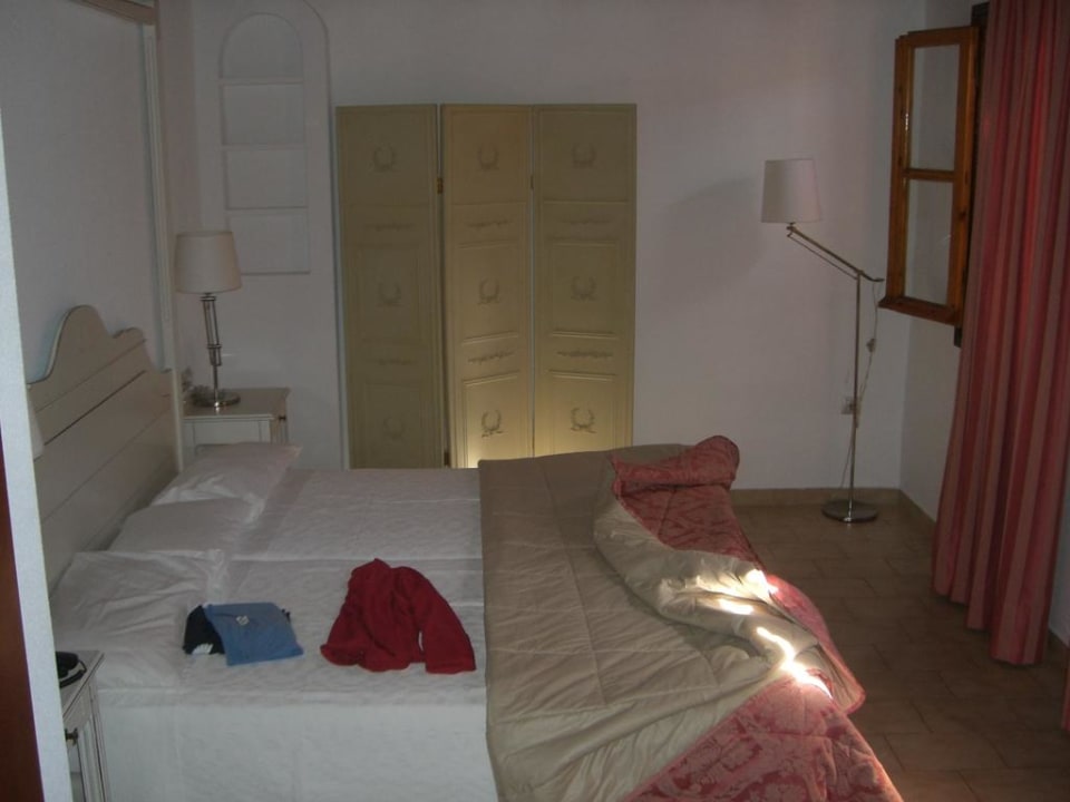 "Schlafzimmer" Hotel Olympia Village (Kokkari) • HolidayCheck (Samos
