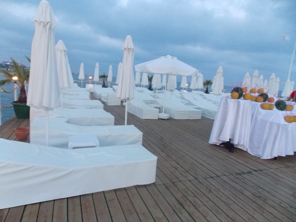 Liegen auf dem Steg Hotel Delphin Imperial