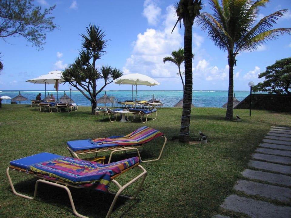 Liegewiese Blick zum Strand Hotel Silver Beach