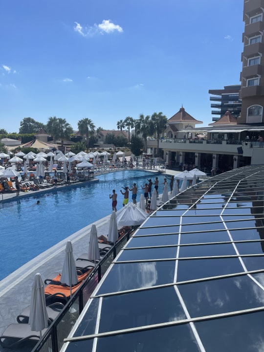 Pool Side Mare Resort & Spa