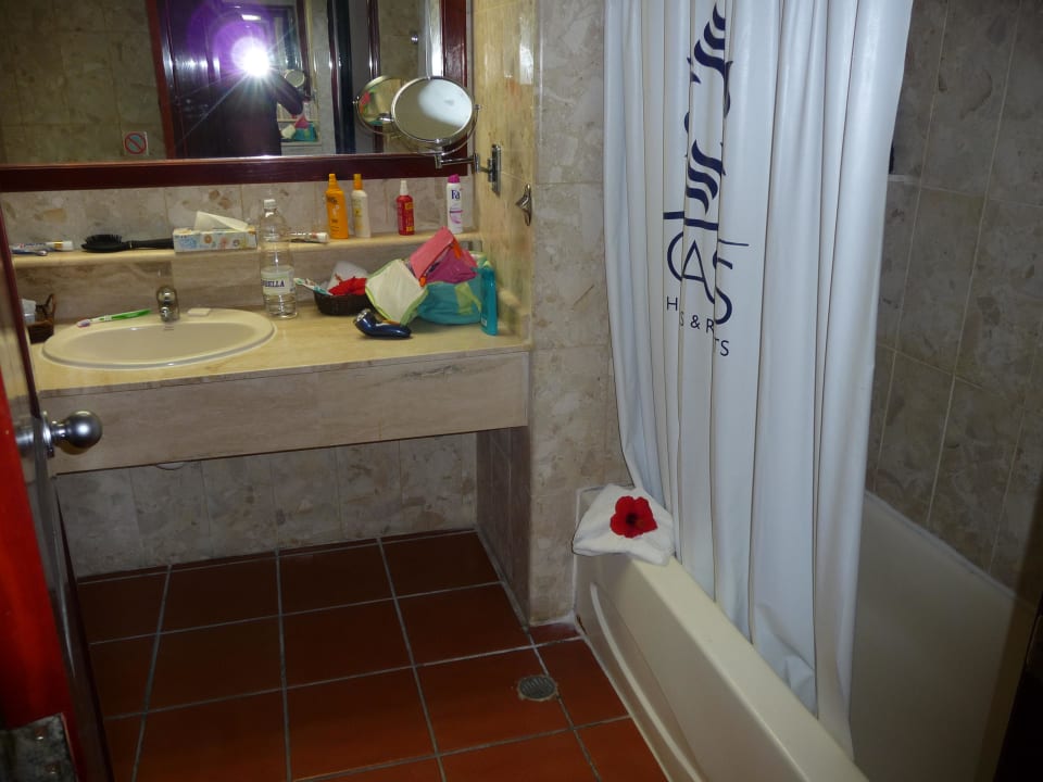 Bad mit Duschbadewanne Marien Puerto Plata