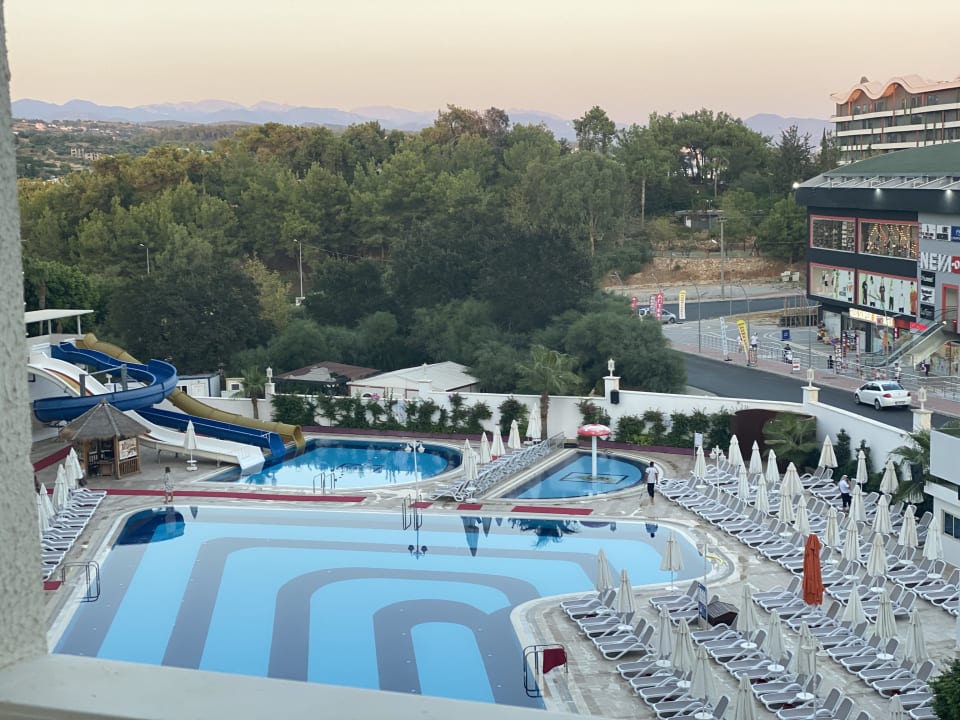 Pool Oz Hotels Sui Resort