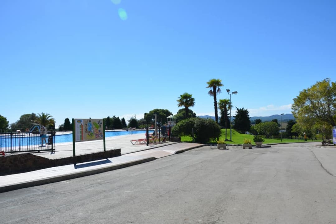 Basen Camping Castell Montgri