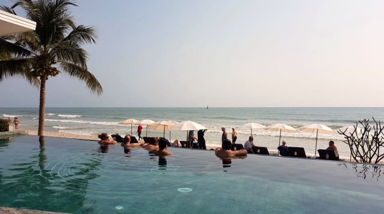 Pool Laksasubha Hua Hin