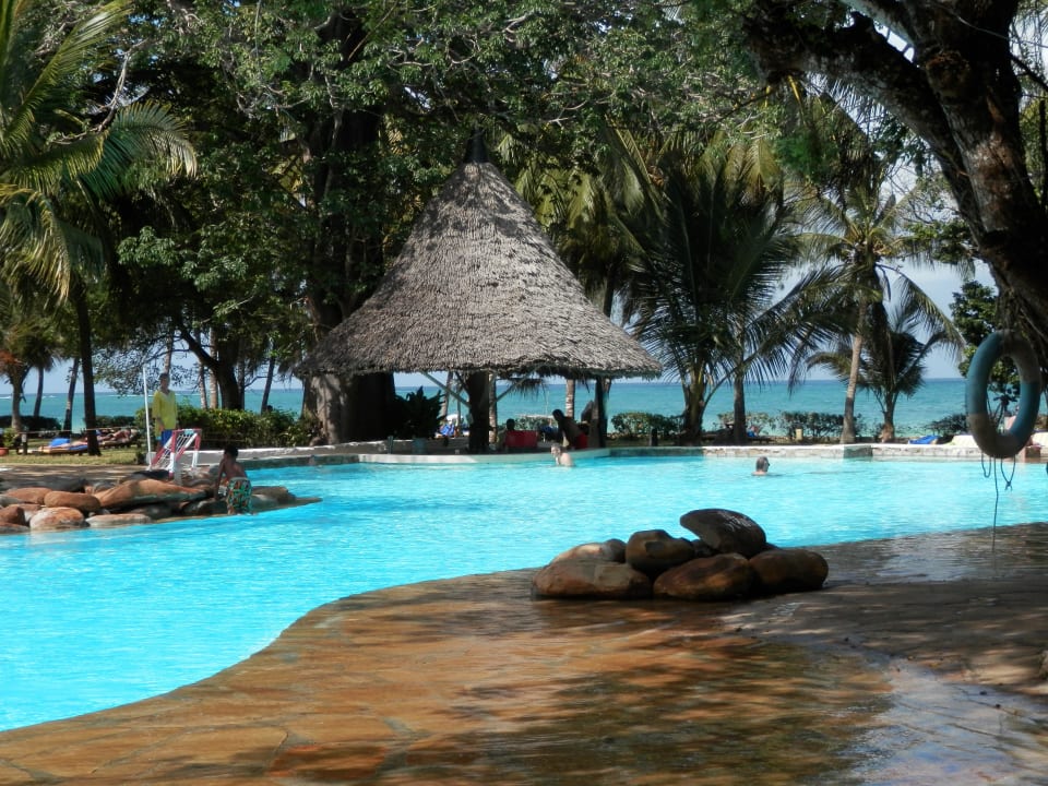 Pool mit Swim-Up Bar Hotel Papillon Lagoon Reef
