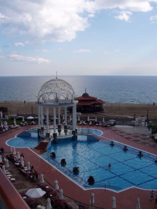 BLick auf den Pool vom Zimmer Helena Sands