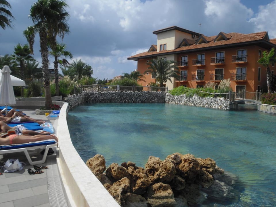 Der Wave Pool Club Grand Aqua