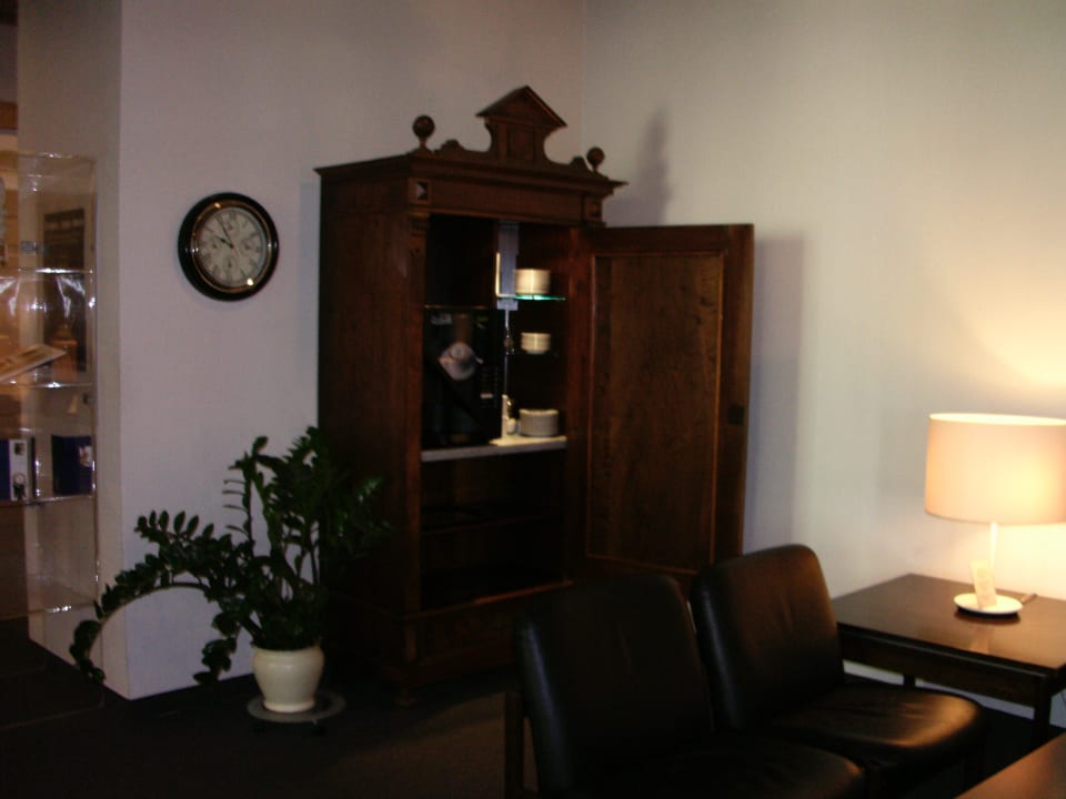 Kaffeeautomat in der Lobby (kostenlos) Dom Hotel Augsburg