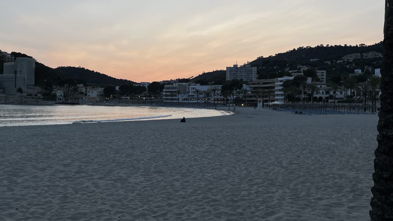 Strand Roc Oberoy