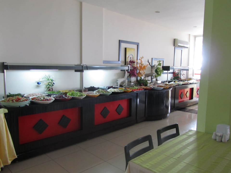 Buffet Hotel Kleopatra Ada Beach