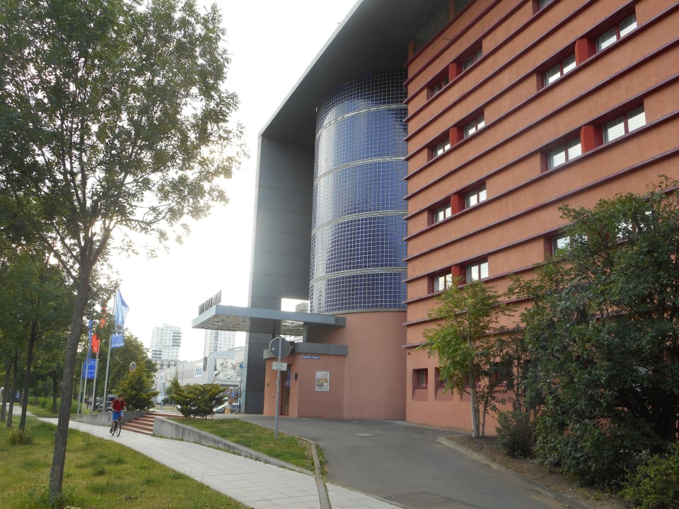 Lobby TRYP by Wyndham Halle