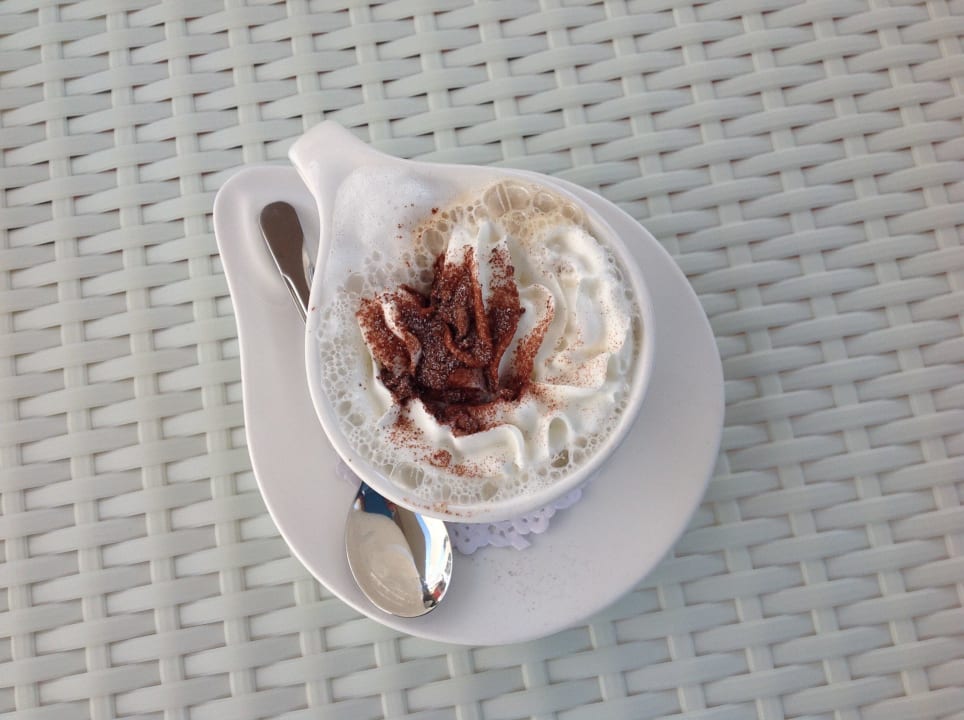 Lecker Cappuccino The Sense Deluxe Hotel