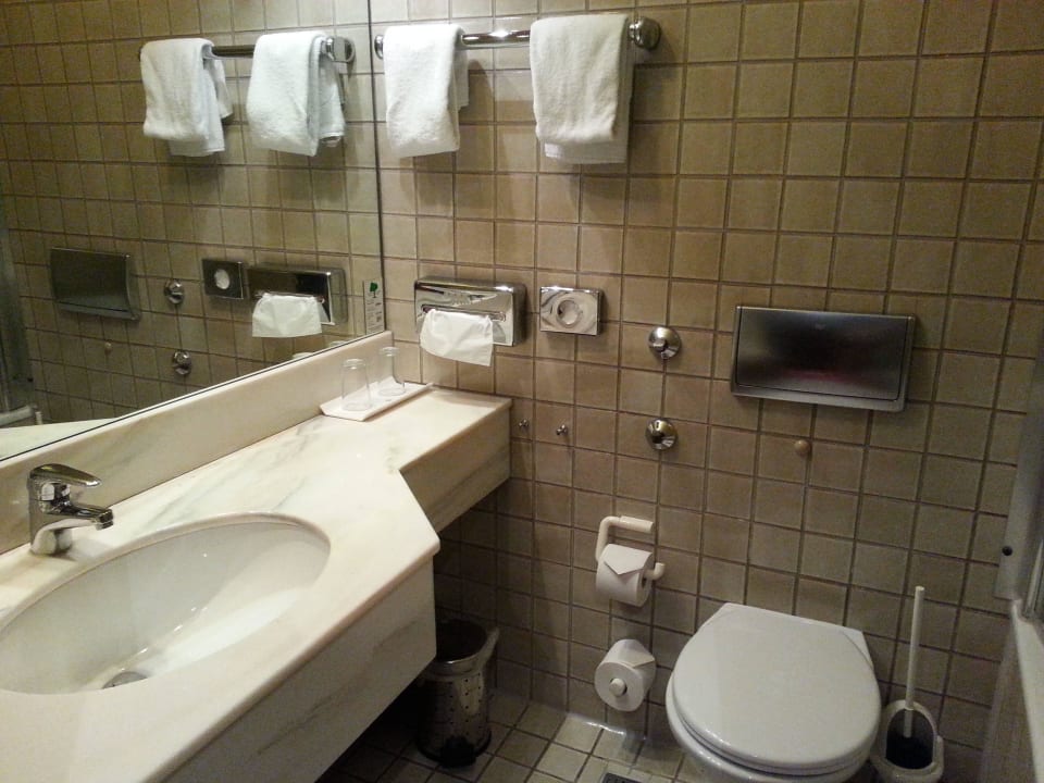 Badezimmer Roomingtons Hotel Kaiserhof