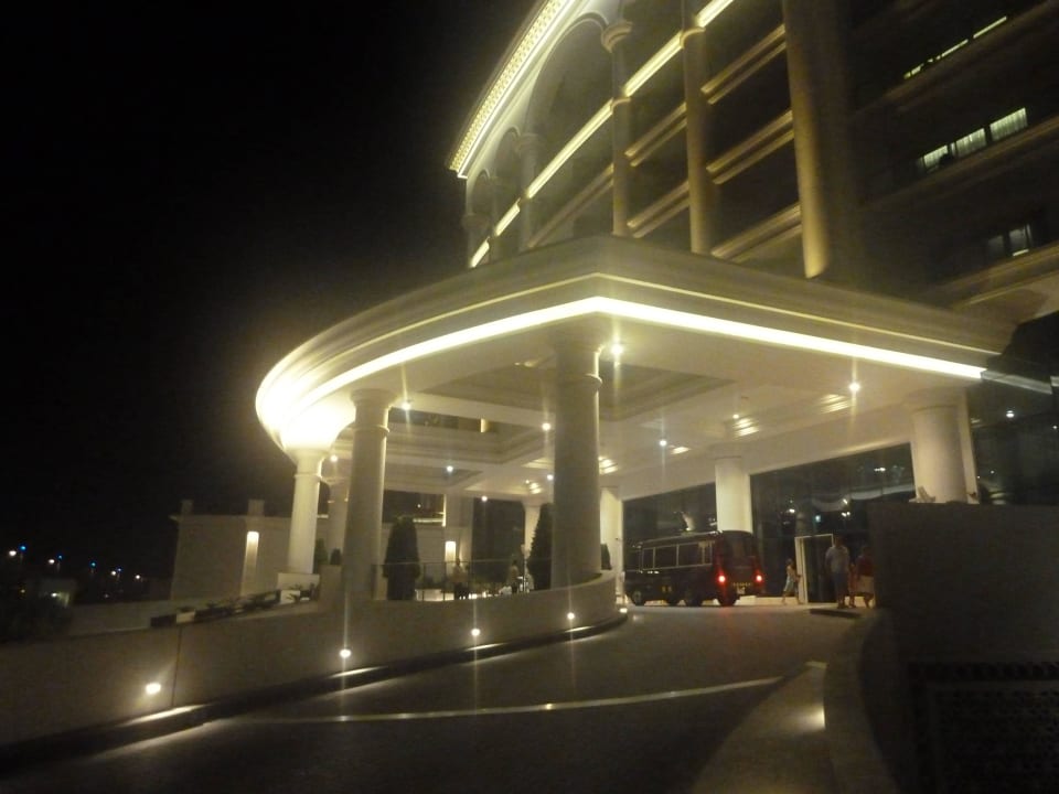 Einfahrt Waldorf Astoria Dubai Palm Jumeirah