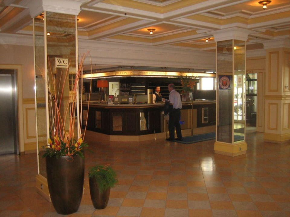 Lobby Maritim Hotel Würzburg