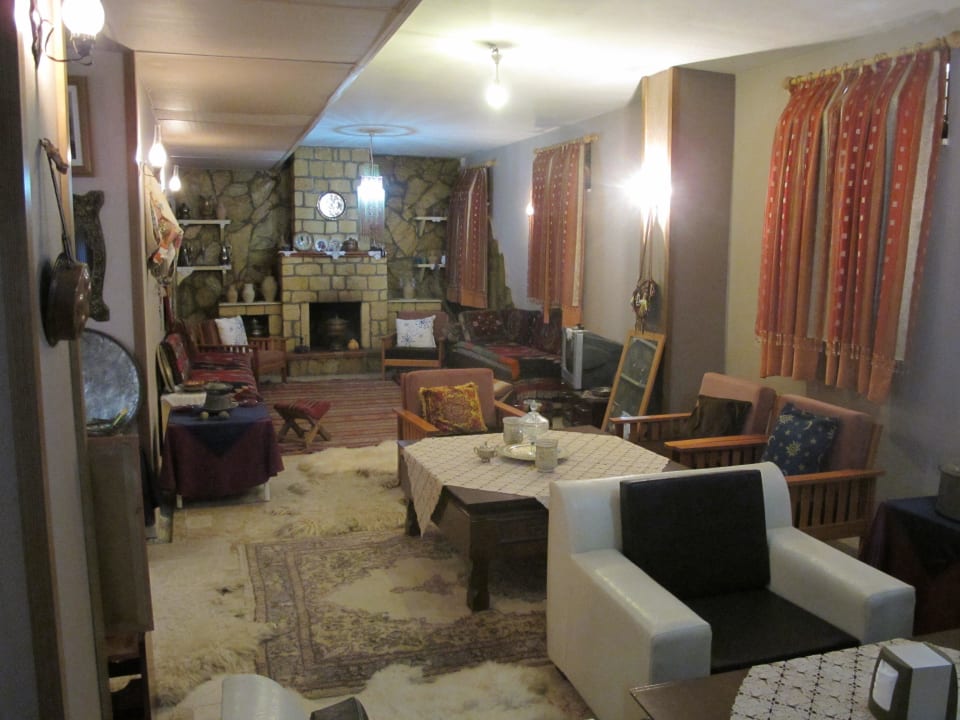 Library & resting saloon Beydagi Konak Hotel