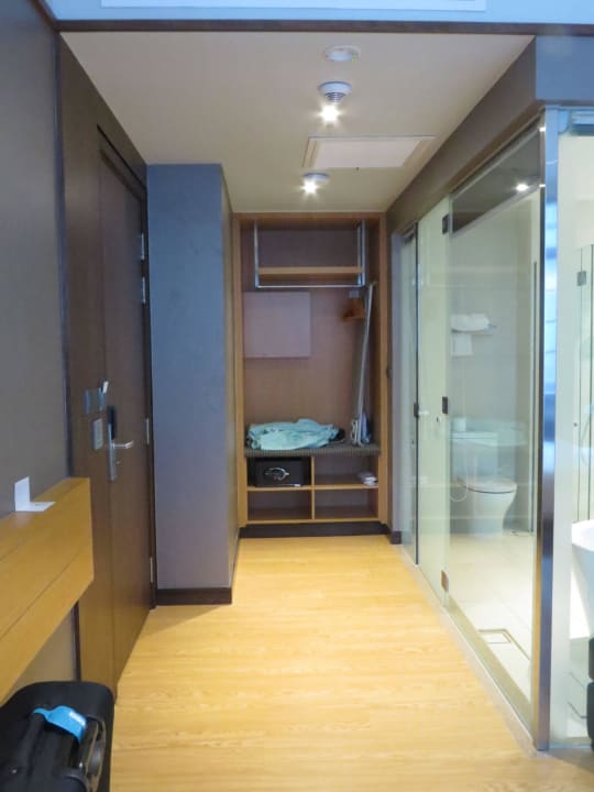 Großzügige Ablagen Hotel Bencoolen @ Hong Kong Street