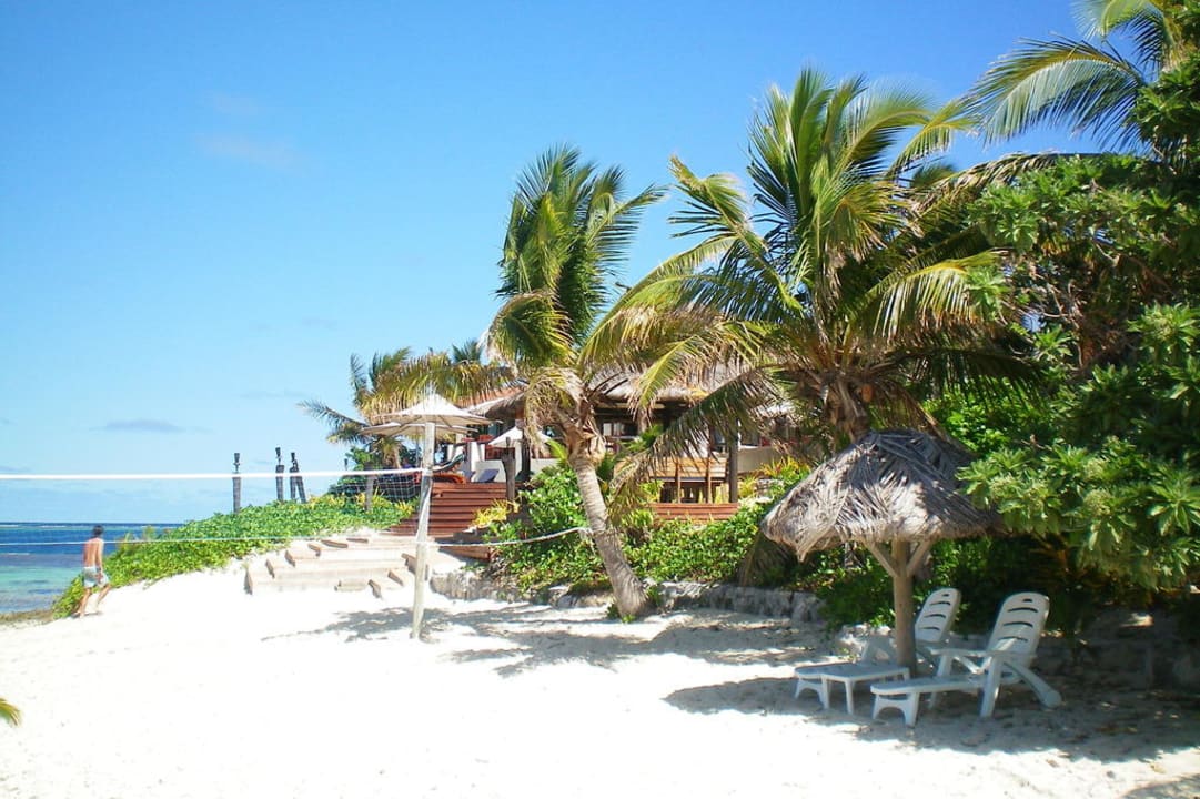 Strand mit Blick auf das Hotel Hotel Matamanoa Island Resort