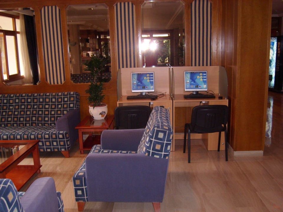 Lobby mit PC Millor Sol
