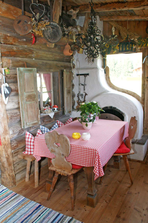 Sitzecke in der "Almhütte" Gästehaus Neumayer