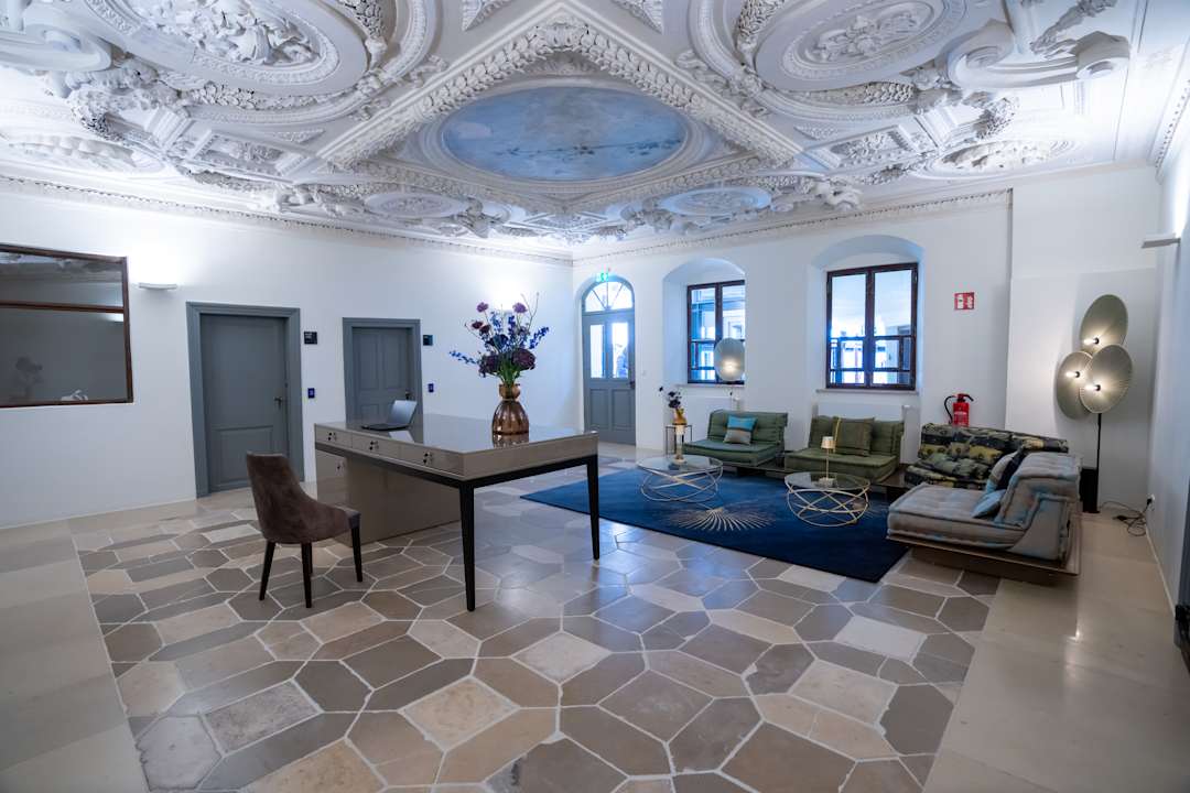 Lobby Maxim Suites by Elias Holl