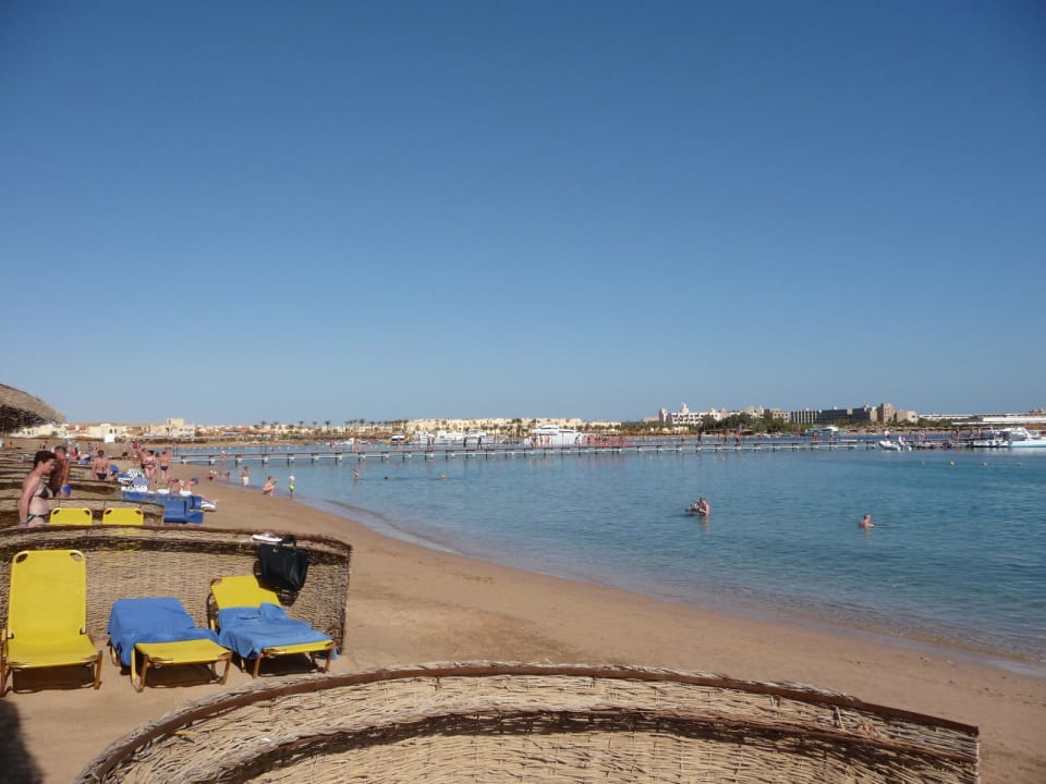 Liegen bis ans Meer Hotel JAZ Makadi Star & Spa