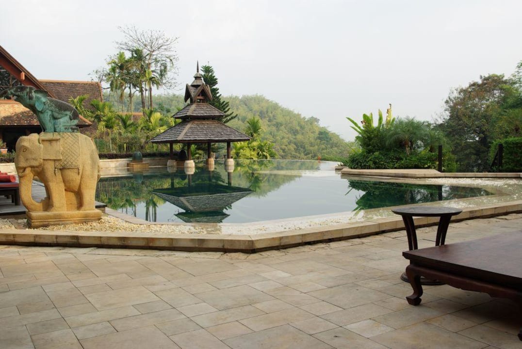 der traumhafte Pool Anantara Golden Triangle Elephant Camp & Resort