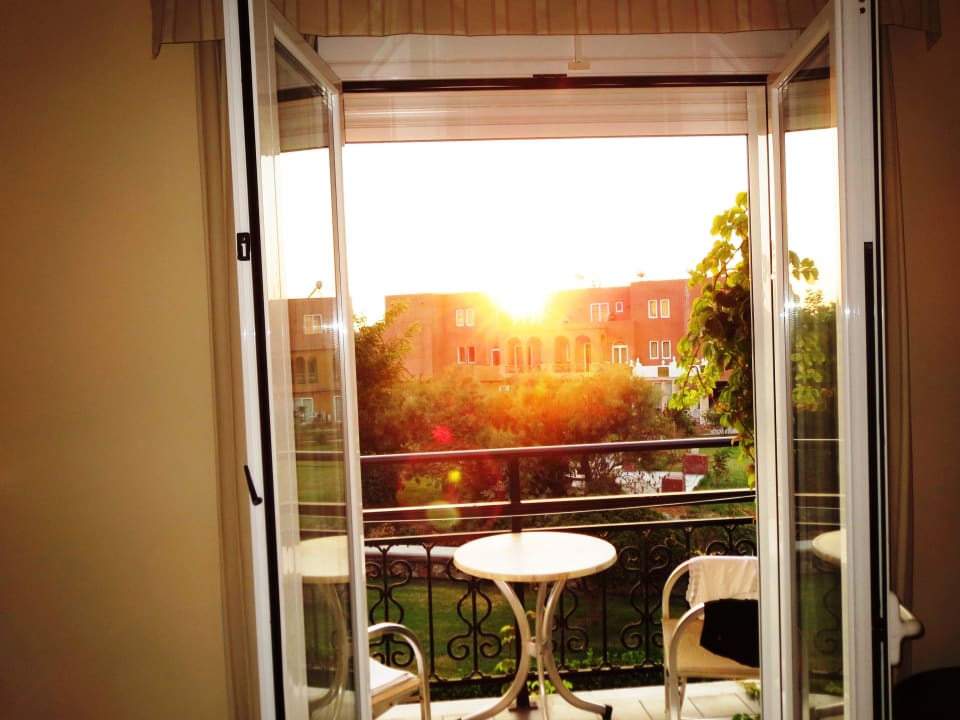 Morgensonne im Zimmer  Vantaris Luxury Beach Resort