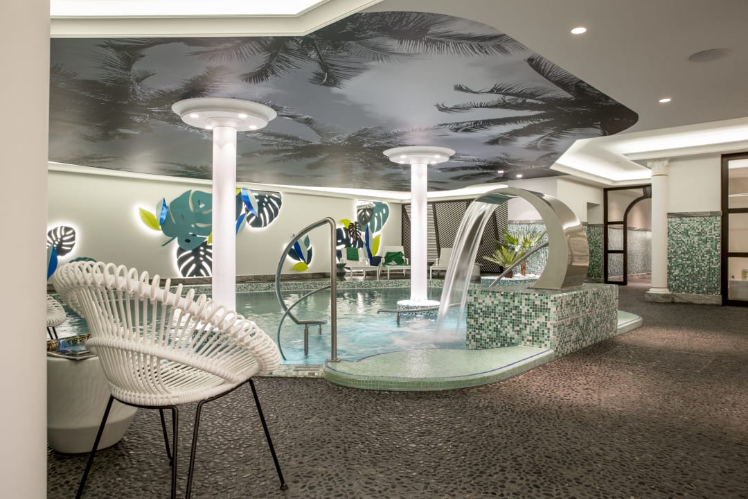 Pool Gewandhaus Dresden, Autograph Collection