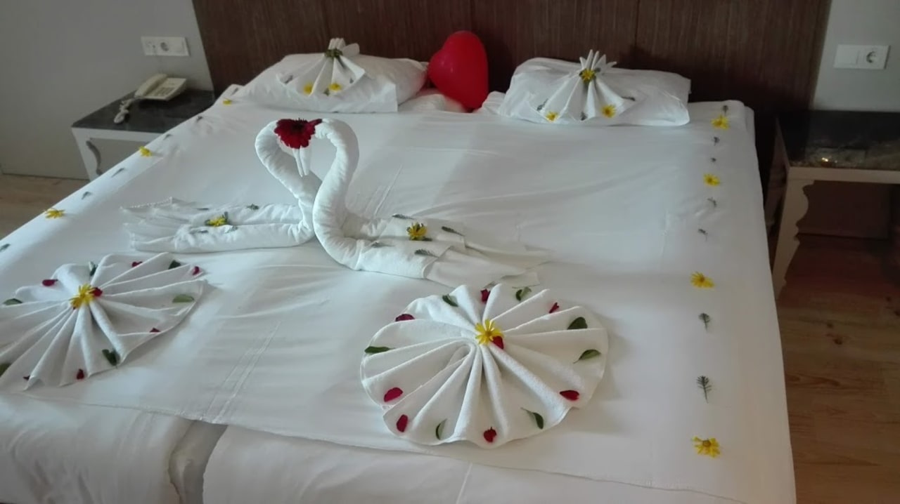 Zimmer Port Side Resort Hotel
