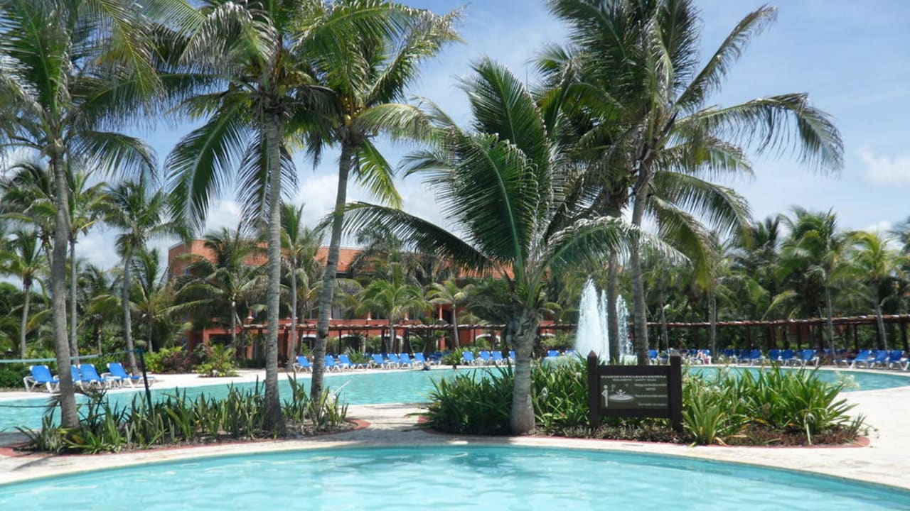 Piscine et son bain à remous Barceló Maya Beach