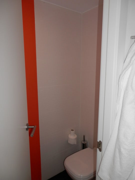 Toilette, nix für schwer Übergewichtige Iberostar Waves Bahia de Palma