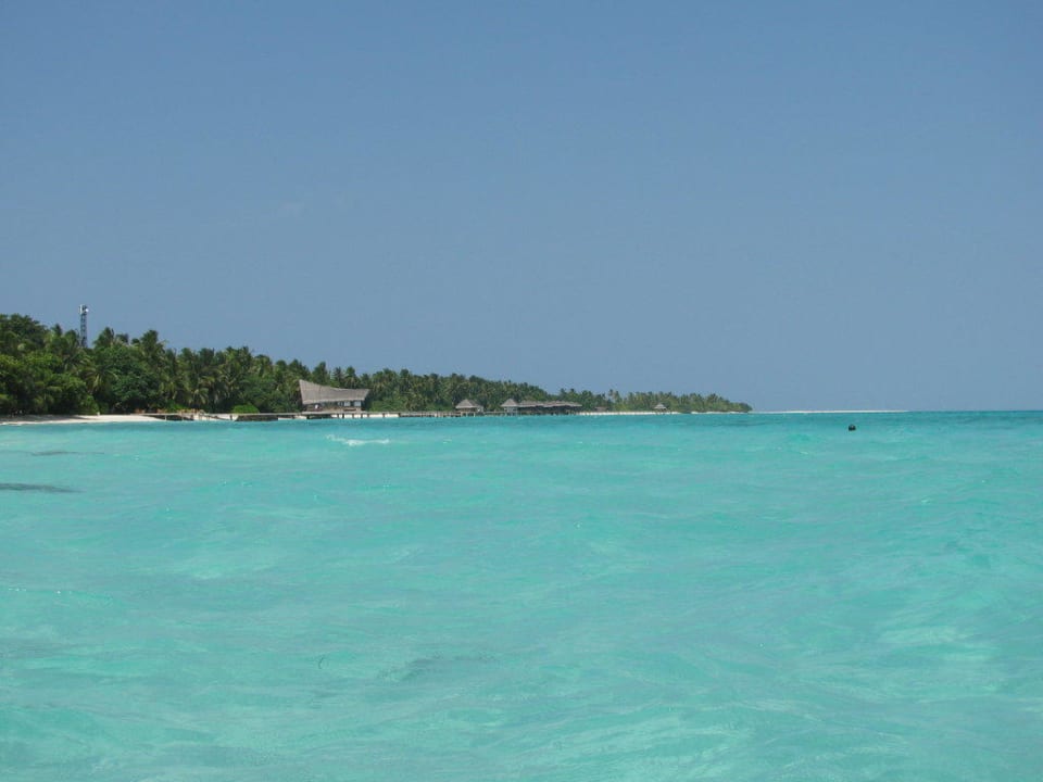 Blick zur Tauchschule Kuramathi Maldives