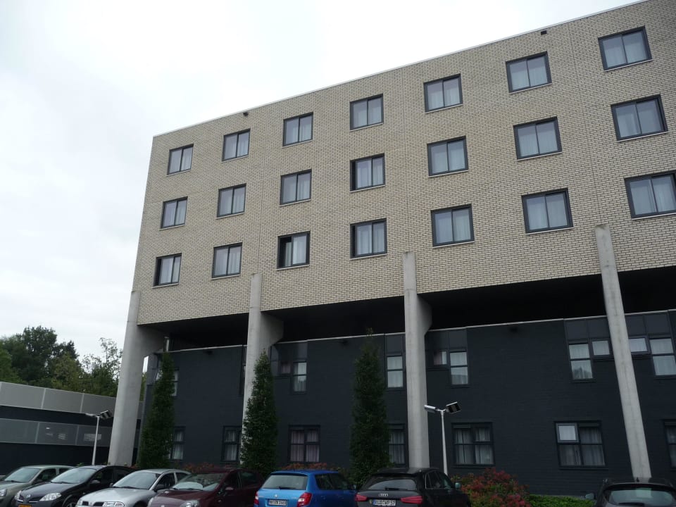 Hotel links Bastion Hotel Utrecht