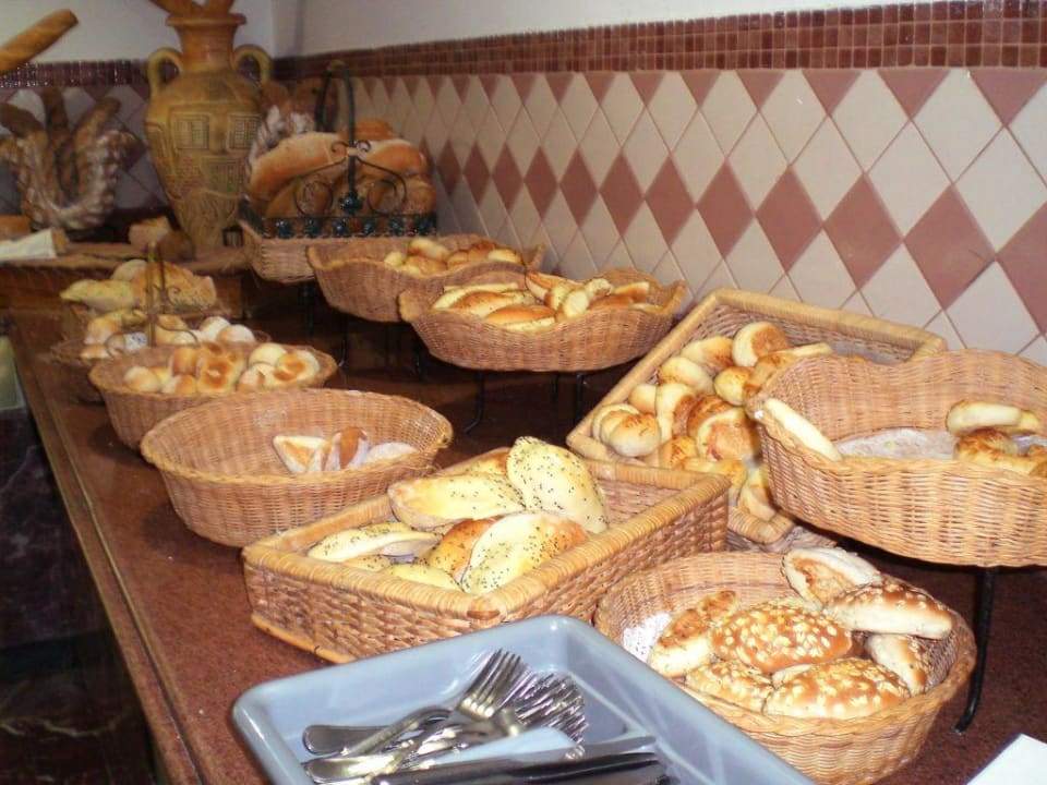 Brötchenbuffet am Morgen Beach Albatros Resort