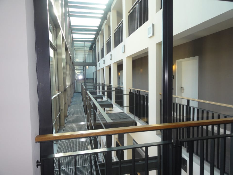 Hotelflur Ausblick Clipper Boardinghouse Hamburg-Holzhafen